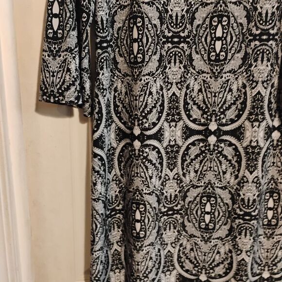 Tacera Black and White Patterned Dress - Picture 5 of 16